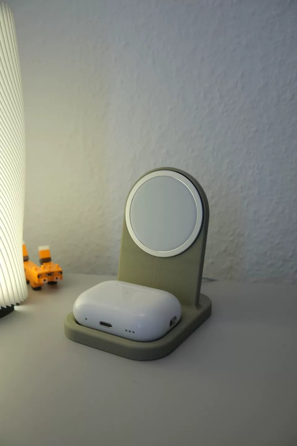 3D Printed 2-in-1 Wireless Charging Stand Desktop Phone Dock Earbuds Charger for iPhone AirPods